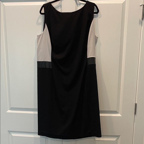 Lauren Ralph Lauren Dresses & Skirts - Lauren Ralph Lauren color block sheath dress with faux leather accent size 18W